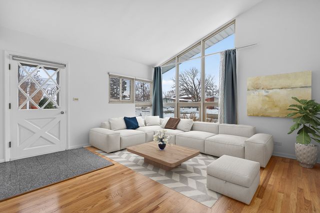 8516 W Normal Avenue, Niles, IL 60714