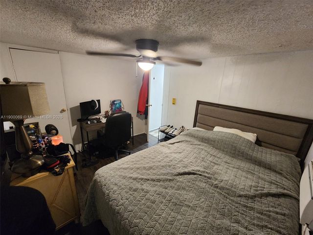 21640 NW 3rd St, Pembroke Pines, FL 33029