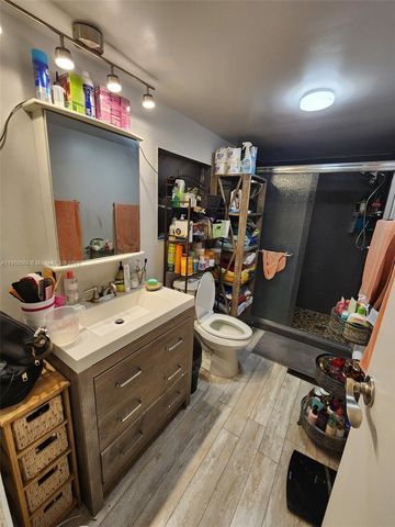 21640 NW 3rd St, Pembroke Pines, FL 33029