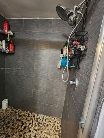 21640 NW 3rd St, Pembroke Pines, FL 33029