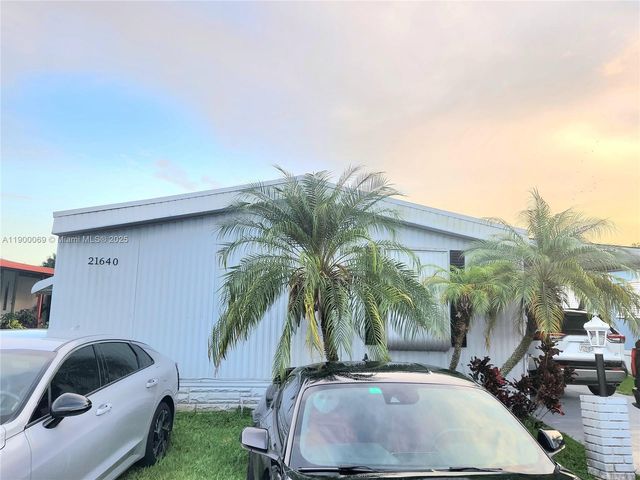 21640 NW 3rd St, Pembroke Pines, FL 33029