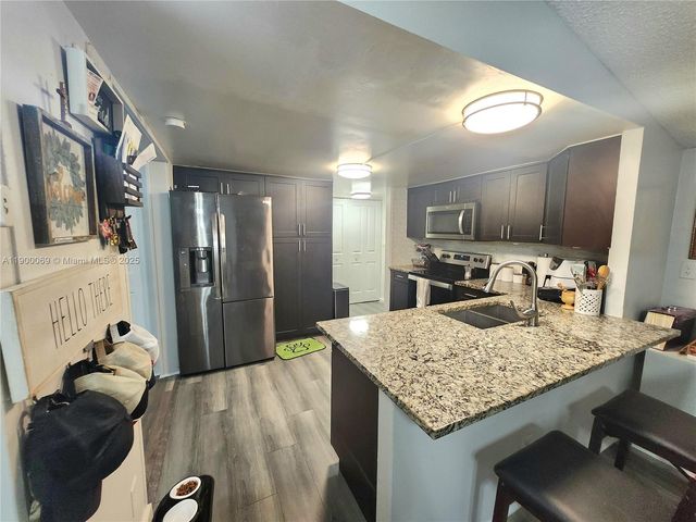 21640 NW 3rd St, Pembroke Pines, FL 33029