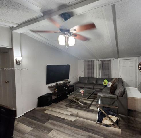 21640 NW 3rd St, Pembroke Pines, FL 33029