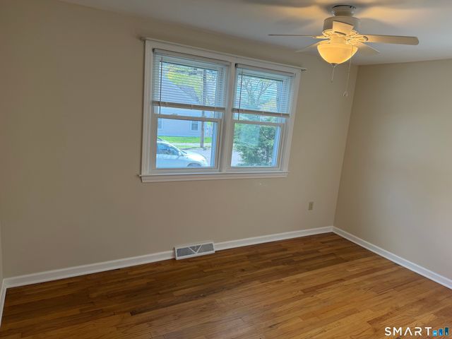 25 Mettler Street 1st, Woodbridge, CT 06525
