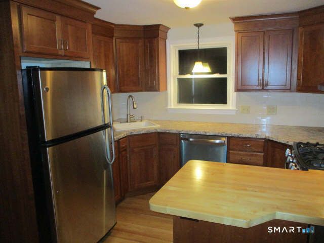 25 Mettler Street 1st, Woodbridge, CT 06525