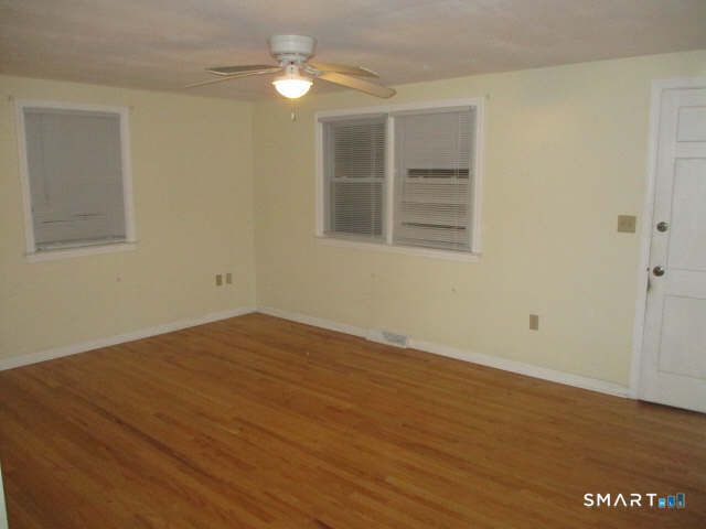 25 Mettler Street 1st, Woodbridge, CT 06525