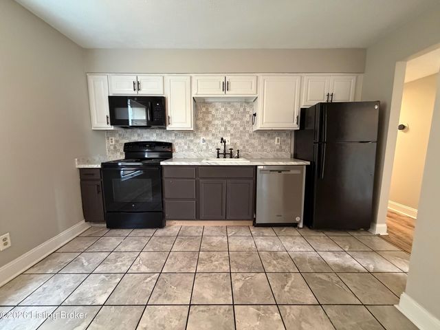 4701 Haeringdon Ct, Louisville, KY 40299