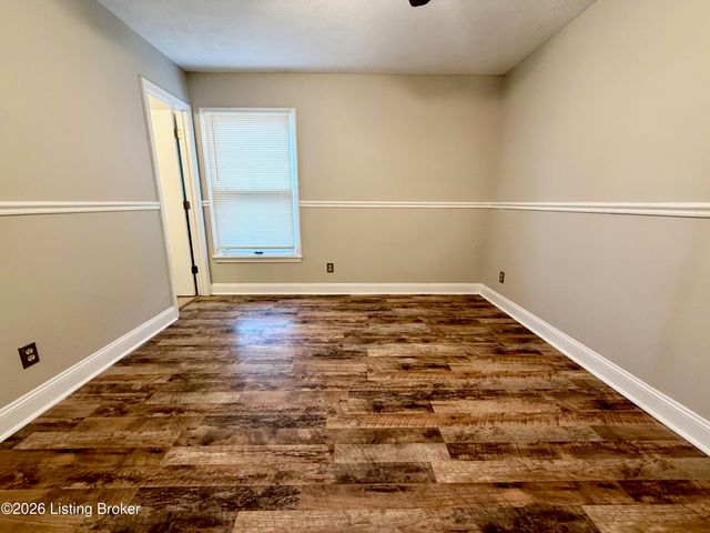 4701 Haeringdon Ct, Louisville, KY 40299