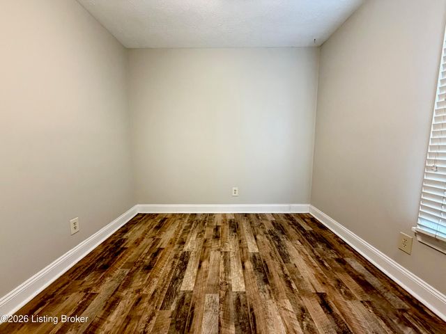 4701 Haeringdon Ct, Louisville, KY 40299