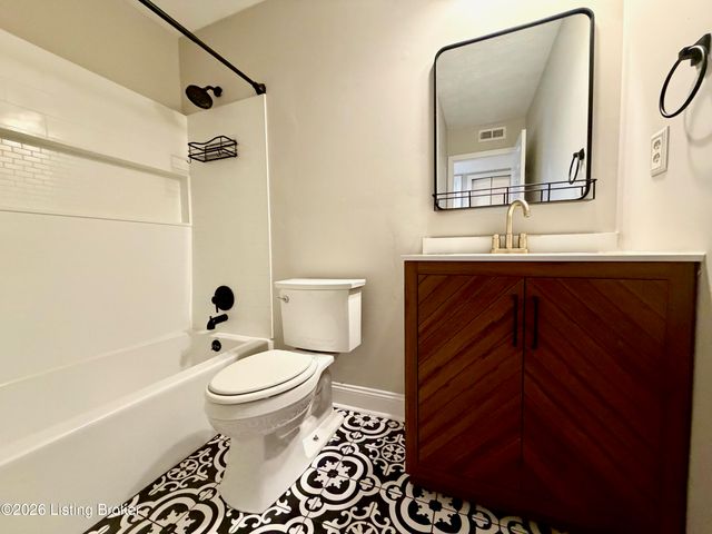 4701 Haeringdon Ct, Louisville, KY 40299