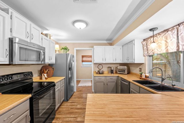 5827 Lost Creek, San Antonio, TX 78247