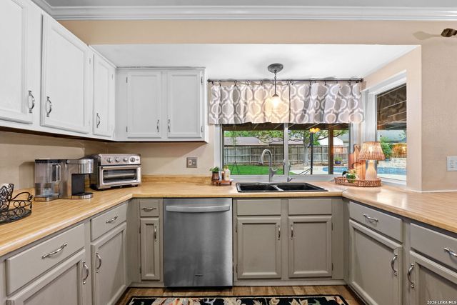 5827 Lost Creek, San Antonio, TX 78247