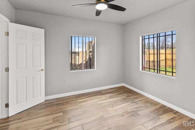 2521 P Street, Bakersfield, CA 93301