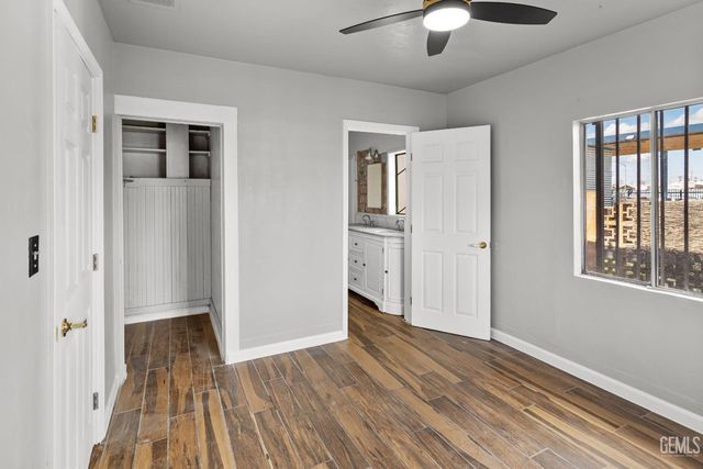 2521 P Street, Bakersfield, CA 93301