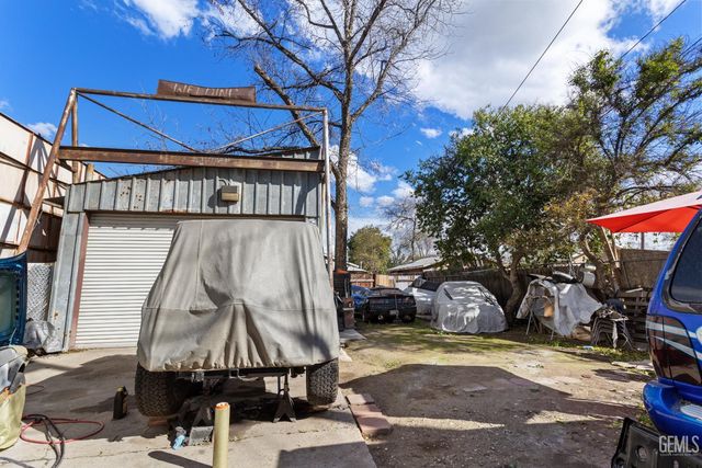 2521 P Street, Bakersfield, CA 93301