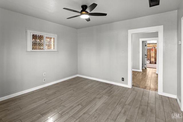 2521 P Street, Bakersfield, CA 93301