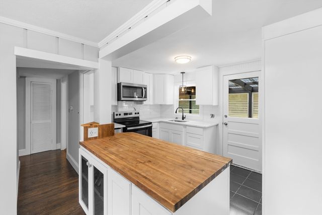 578 Central St, Stoughton, MA 02072