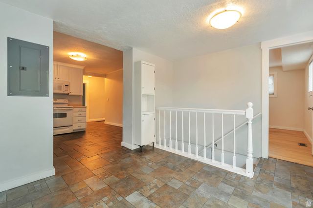 571 E 2700 ST, Salt Lake City, UT 84106