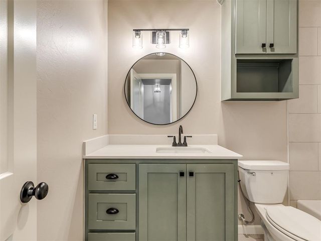 12513 Dolche Vita Drive, Yukon, OK 73099