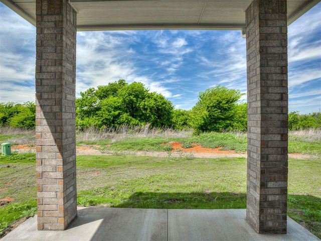 12513 Dolche Vita Drive, Yukon, OK 73099