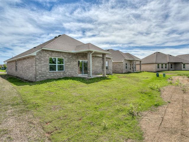 12513 Dolche Vita Drive, Yukon, OK 73099
