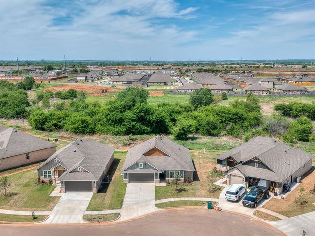 12513 Dolche Vita Drive, Yukon, OK 73099