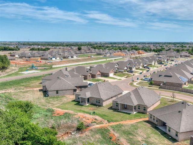 12513 Dolche Vita Drive, Yukon, OK 73099