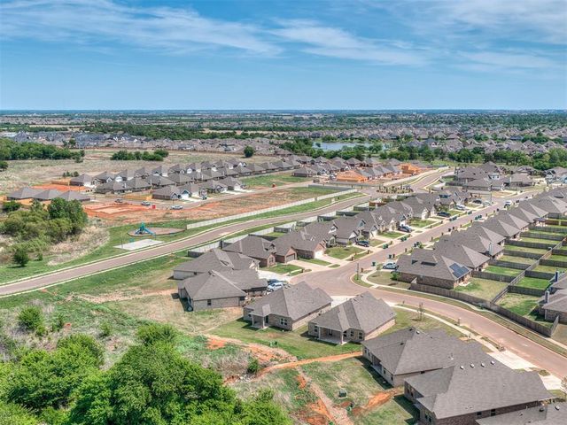12513 Dolche Vita Drive, Yukon, OK 73099