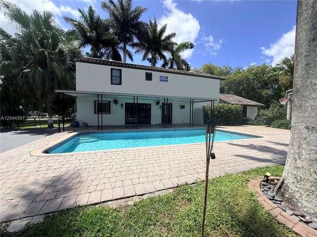 20501 SW 50th Place, Southwest Ranches, FL 33332