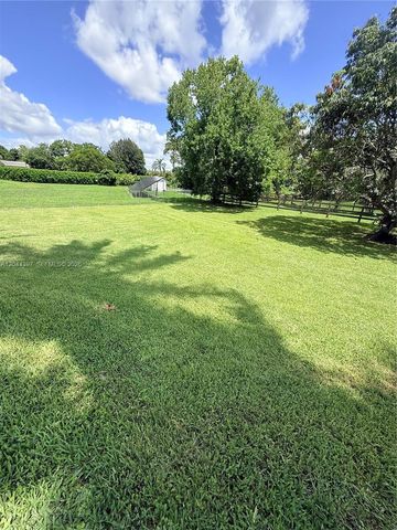 20501 SW 50th Place, Southwest Ranches, FL 33332
