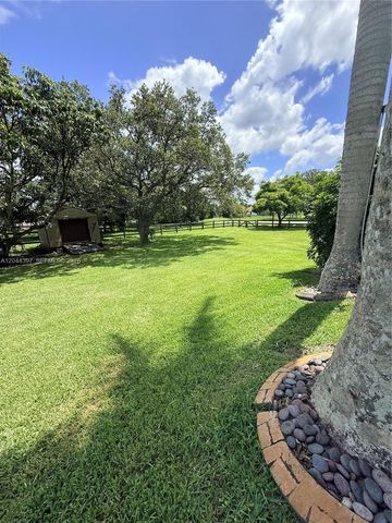 20501 SW 50th Place, Southwest Ranches, FL 33332