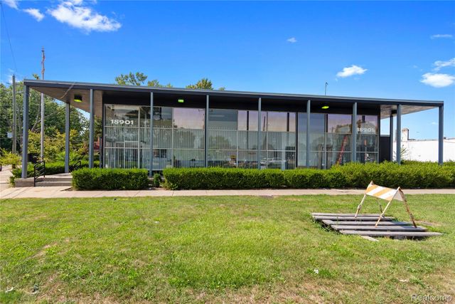 18901 Kelly Road, Detroit, MI 48224