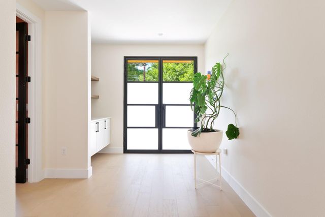 2201 E 16th ST, Austin, TX 78702