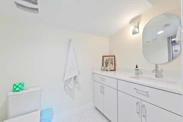 2201 E 16th ST, Austin, TX 78702