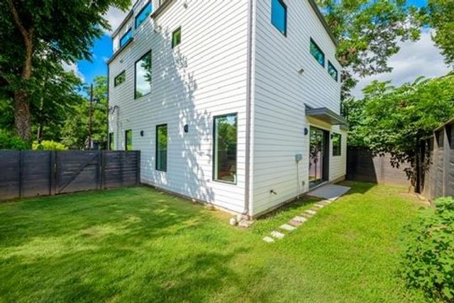 2201 E 16th ST, Austin, TX 78702
