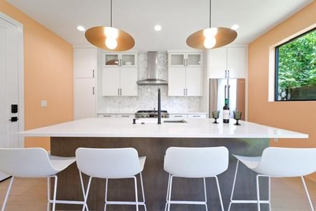 2201 E 16th ST, Austin, TX 78702