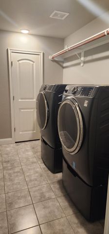 448 Chase Avenue, Cleburne, TX 76031