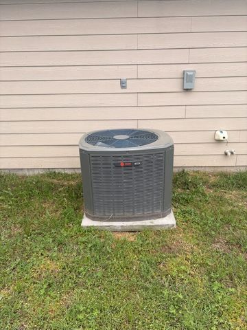 448 Chase Avenue, Cleburne, TX 76031