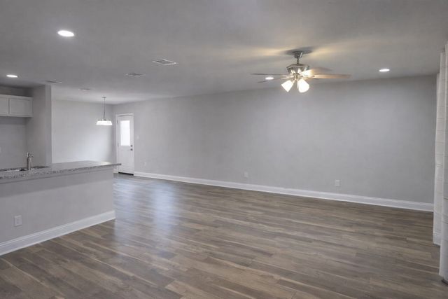 448 Chase Avenue, Cleburne, TX 76031