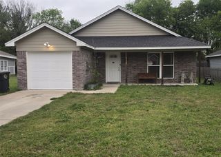448 Chase Avenue, Cleburne, TX 76031