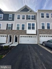 6 LILAC CIR, Mount Laurel, NJ 08054