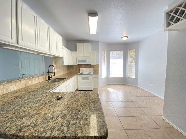 4150 Briar Hill Drive, Grand Prairie, TX 75052