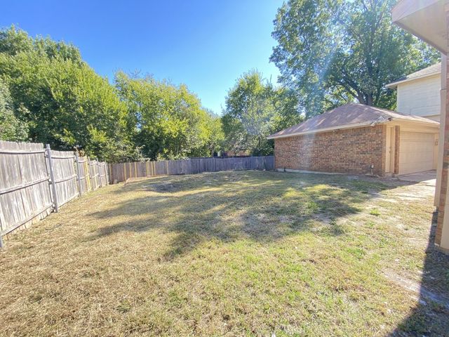 4150 Briar Hill Drive, Grand Prairie, TX 75052