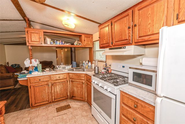 1306 Winn Road, Bowie, TX 76230