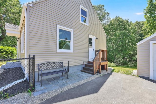 56 Glenwood St, Ludlow, MA 01056