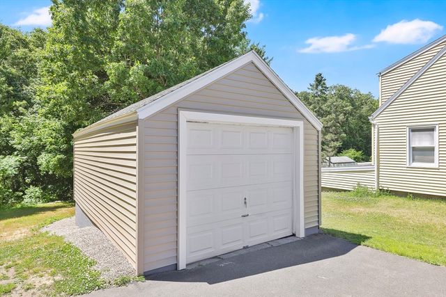 56 Glenwood St, Ludlow, MA 01056