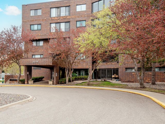2275 Youngman Avenue 306W, Saint Paul, MN 55116