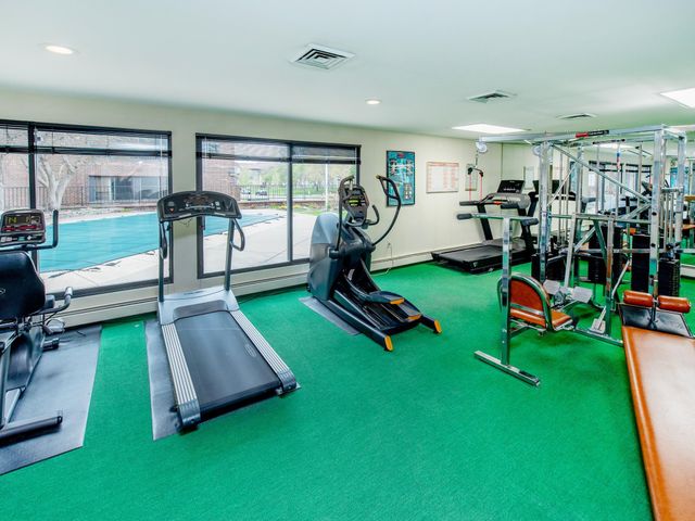 2275 Youngman Avenue 306W, Saint Paul, MN 55116