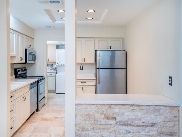 2275 Youngman Avenue 306W, Saint Paul, MN 55116