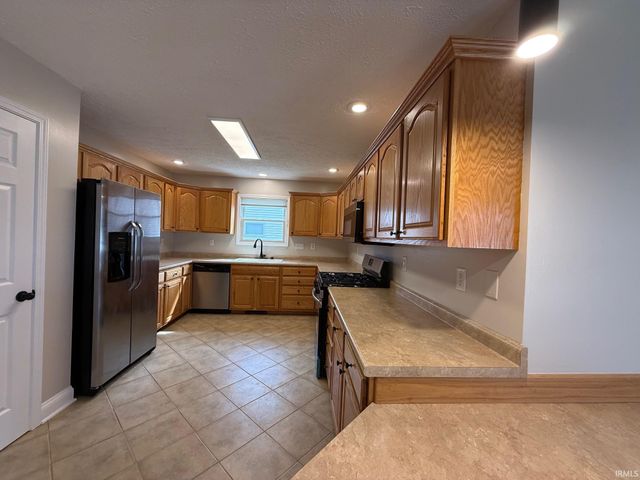 207 Sandalwood Drive, Monticello, IN 47960